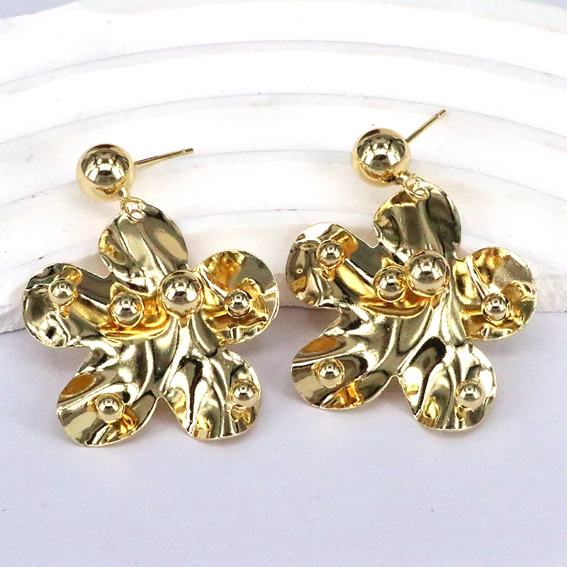 1 Pair Retro Simple Style Streetwear Flower Ginkgo Leaf Plating Copper 18k Gold Plated Drop Earrings display picture 2
