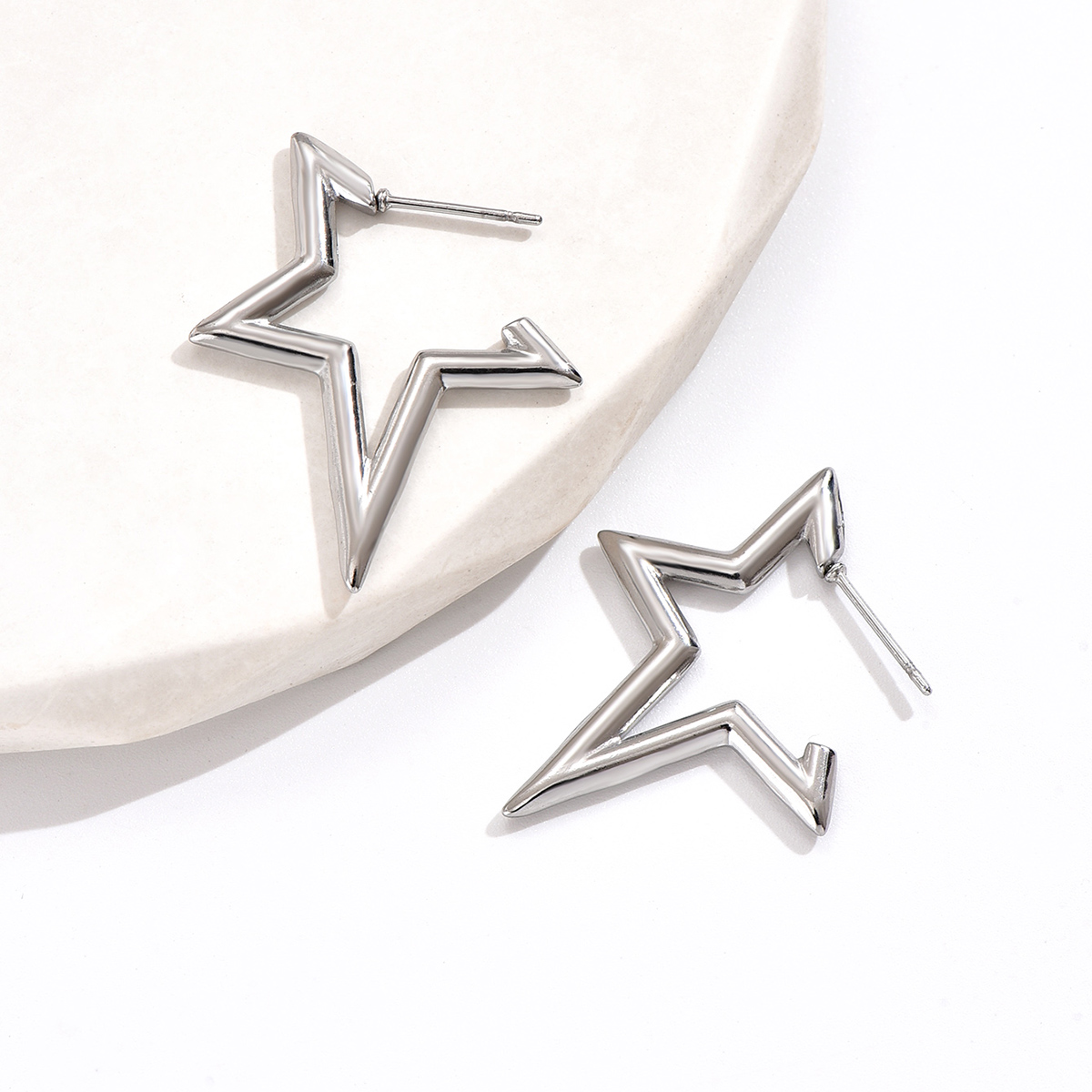 1 Pair Simple Style Classic Style Star Leaves Heart Shape Pleated 201 Stainless Steel Earrings Ear Studs display picture 1