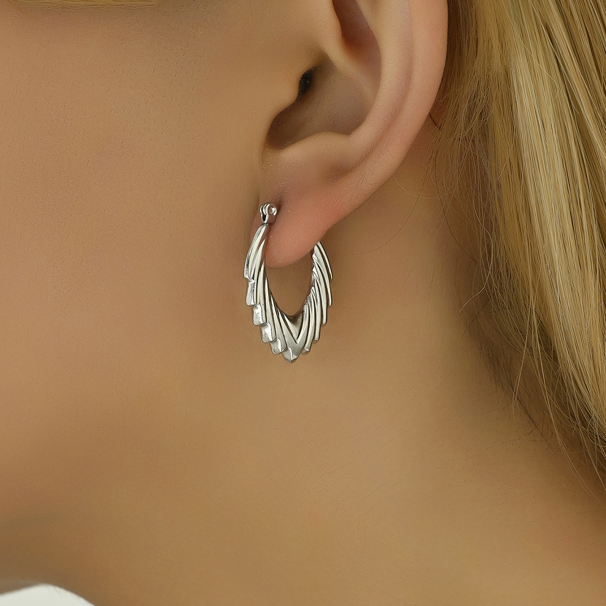 1 Pair Simple Style Classic Style Star Leaves Heart Shape Pleated 201 Stainless Steel Earrings Ear Studs display picture 12
