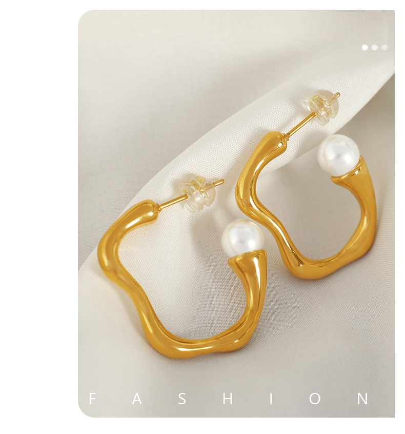 1 Paar Elegant Einfacher Stil C-form Irregulär Überzug Titan Stahl Künstliche Perlen 18 Karat Vergoldet Ohrstecker display picture 5