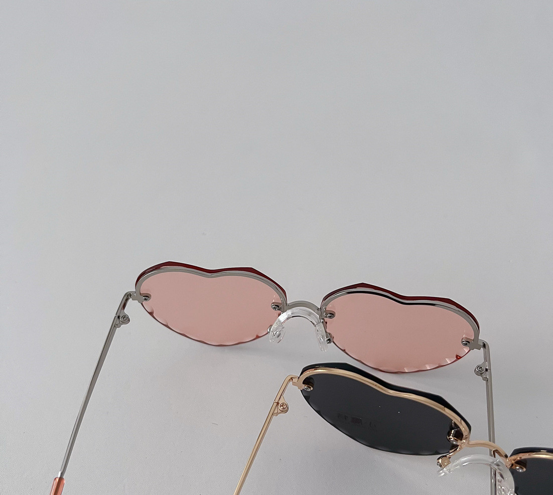 Cute Heart Shape Strawberry Ac Special-shaped Mirror Half Frame Kids Sunglasses display picture 2