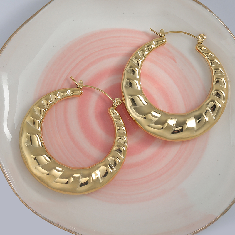 1 Pair Simple Style Solid Color Polishing Plating Stainless Steel 18K Gold Plated Hoop Earrings display picture 5