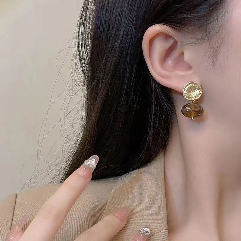 1 Pair Retro Irregular Color Block Plating Alloy Gold Plated Drop Earrings display picture 4
