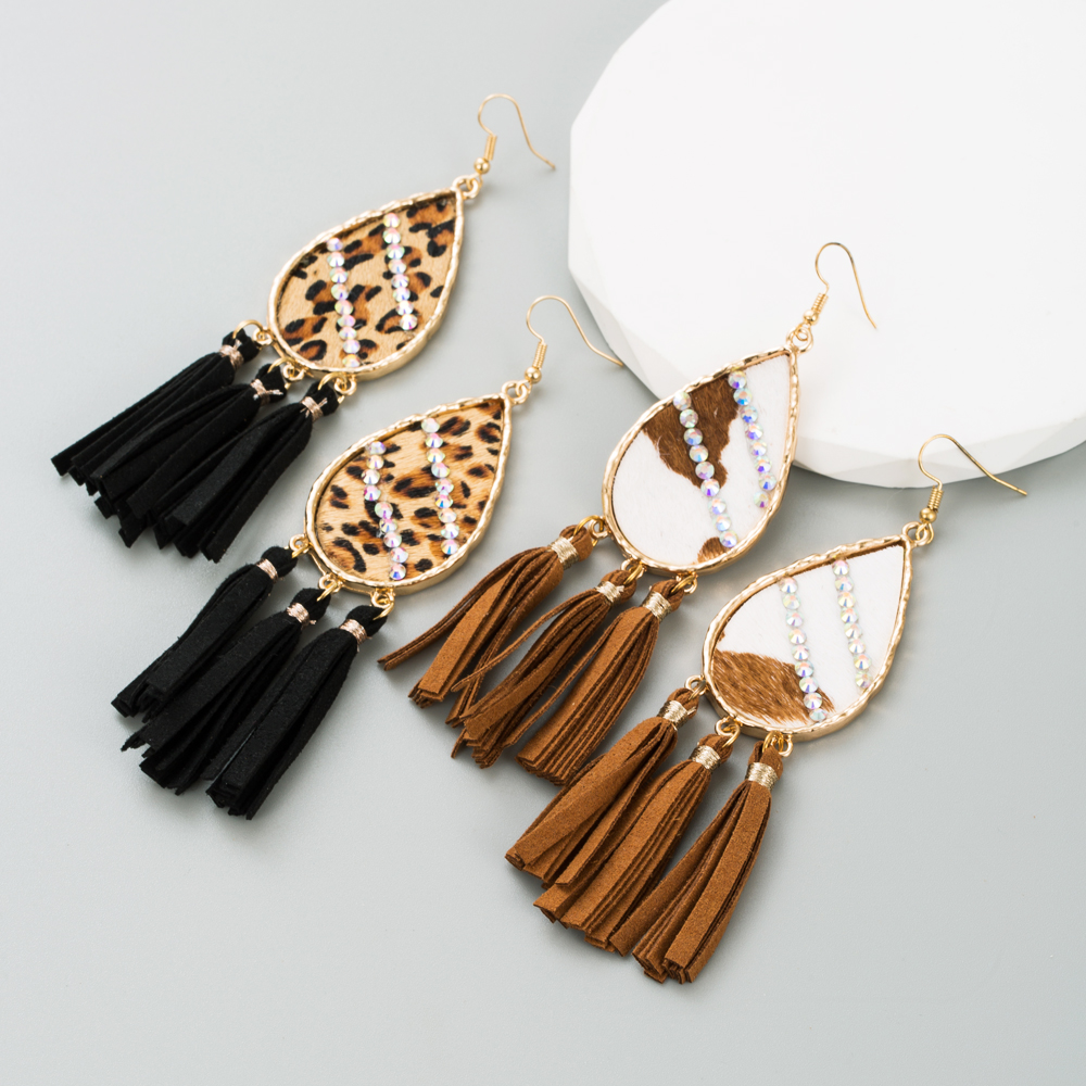 1 Pair Retro Simple Style Water Droplets Tassel Leopard Inlay Pu Leather Alloy Rhinestones Drop Earrings display picture 2
