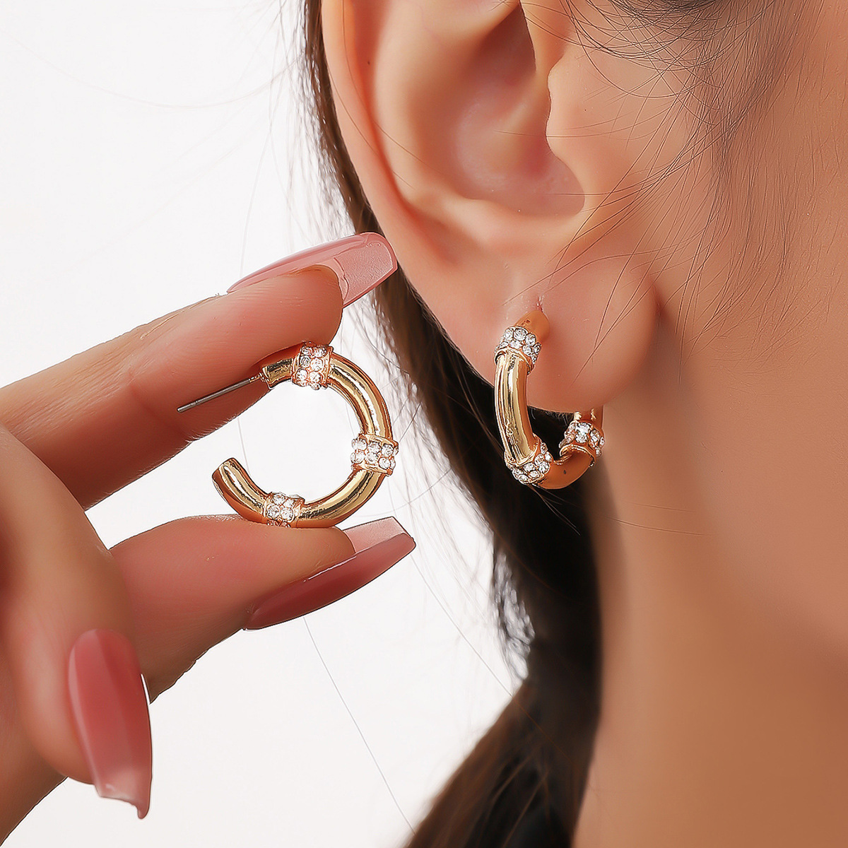 1 Pair Lady C Shape Inlay Alloy Zircon Ear Studs display picture 3