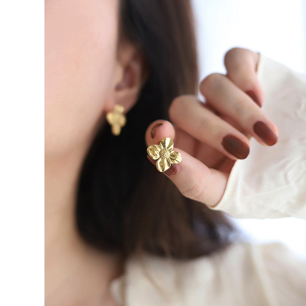 1 Pair IG Style Flower Plating Stainless Steel 18K Gold Plated Ear Studs display picture 1