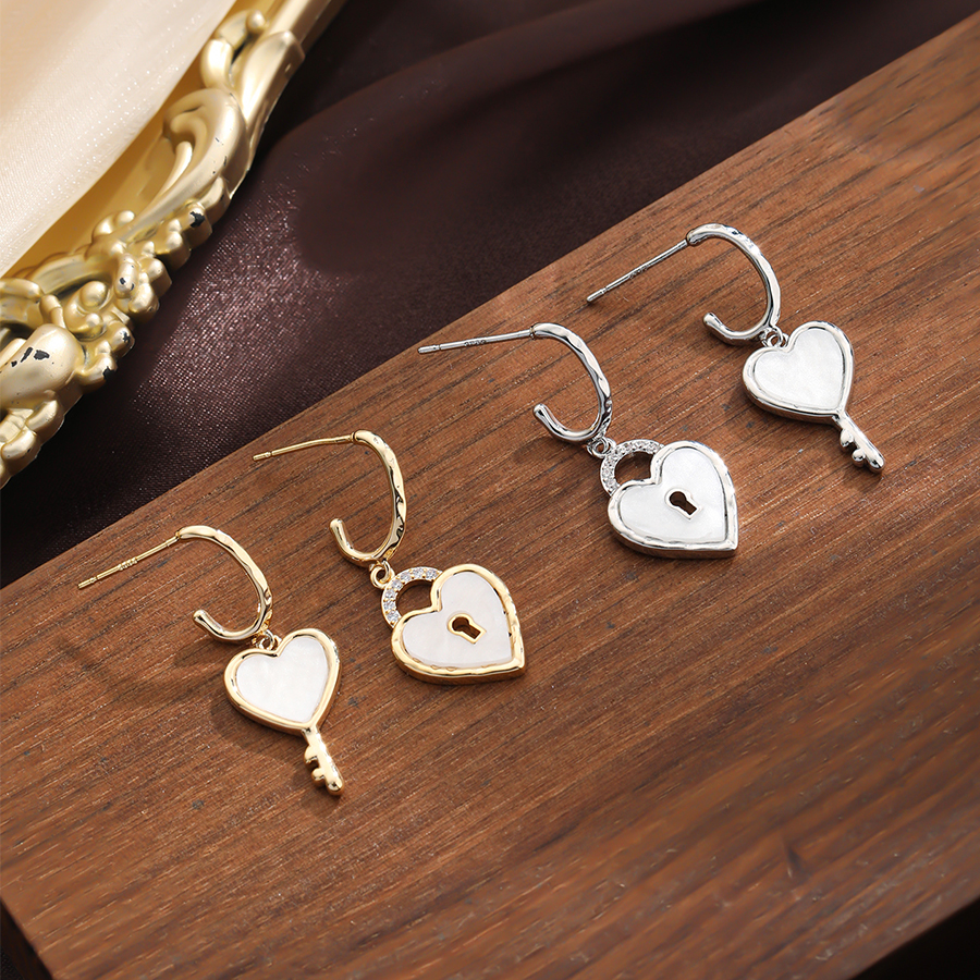 1 Pair Romantic Heart Shape Key Lock Plating Inlay Copper Rhinestones Shell 14k Gold Plated Drop Earrings display picture 3