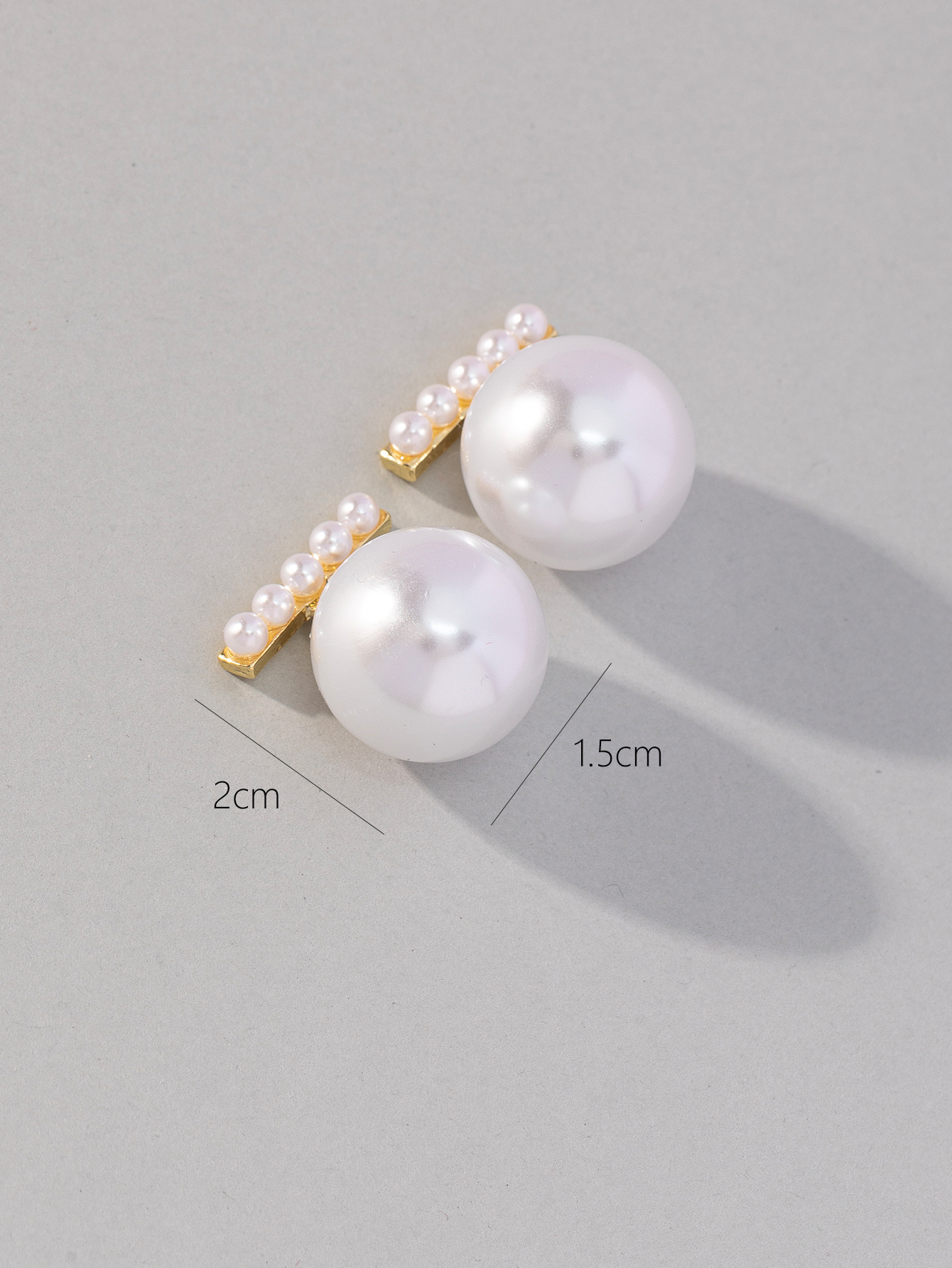 1 Pair Simple Style Round Arylic Alloy Drop Earrings display picture 2