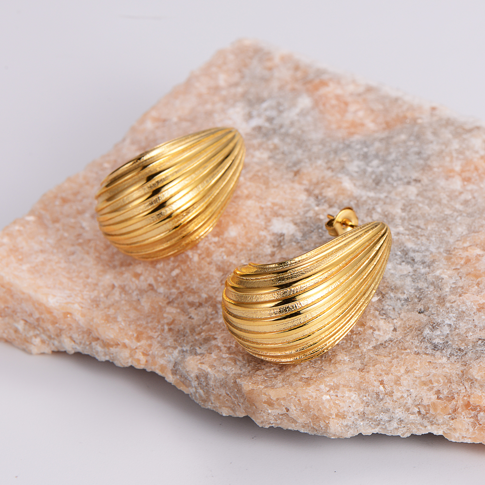 1 Pair Simple Style Geometric Stainless Steel 24k Gold Plated Ear Studs display picture 6