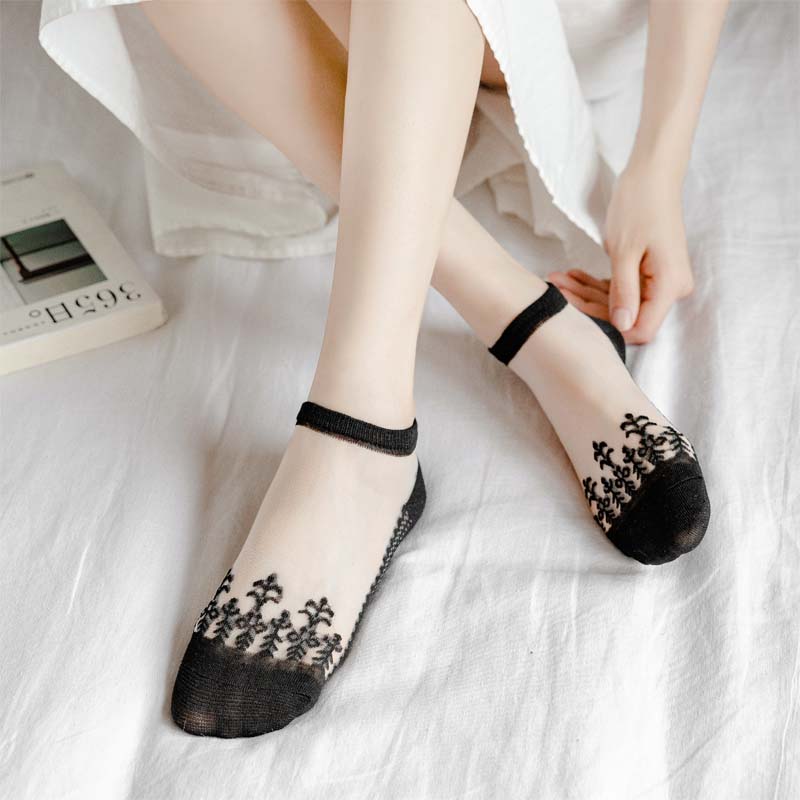 Women's Simple Style Classic Style Solid Color Holiday Daily Transparent Hollow Out Socks display picture 2