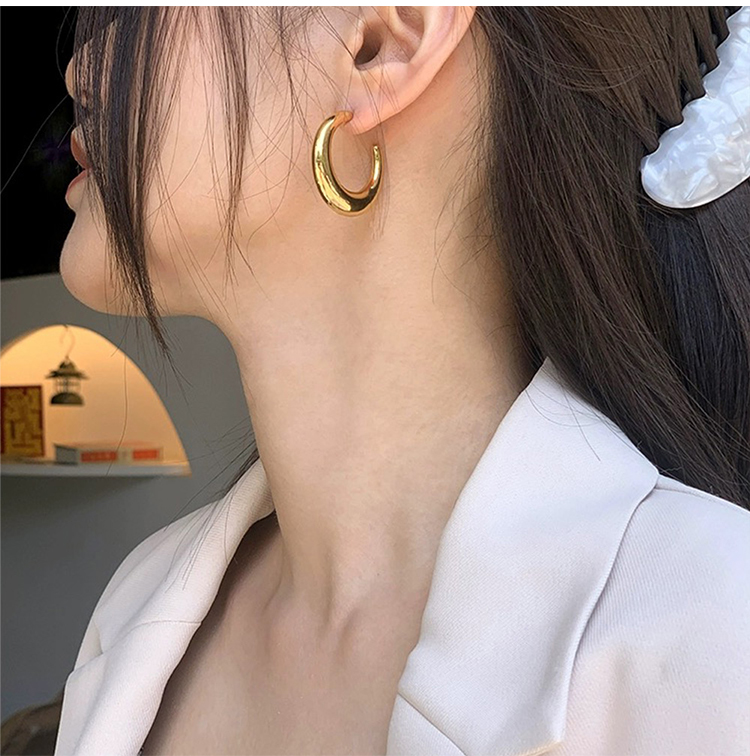 1 Pair Elegant Simple Style Classic Style C Shape Polishing Plating 304 Stainless Steel 16K Gold Plated White Gold Plated Gold Plated Ear Studs display picture 3