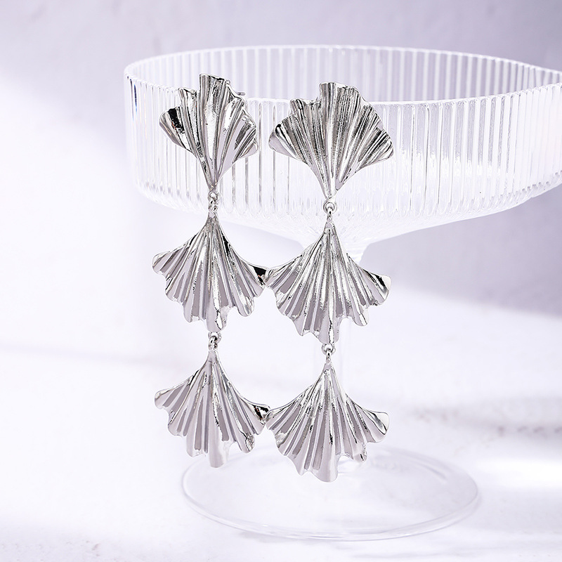 1 Pair Casual Retro Scallop Shell Plating Alloy Drop Earrings display picture 3