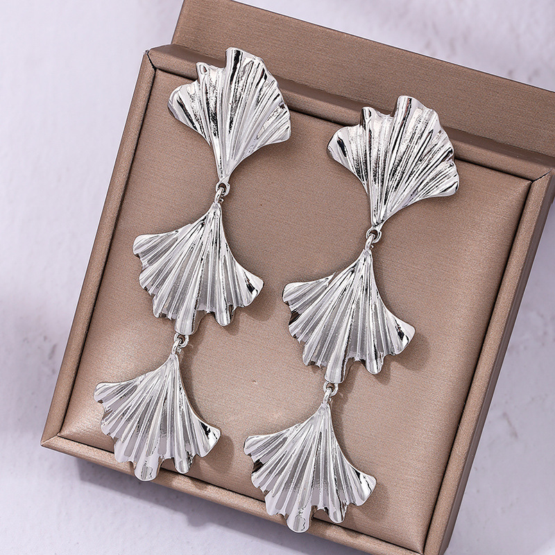 1 Pair Casual Retro Scallop Shell Plating Alloy Drop Earrings display picture 5