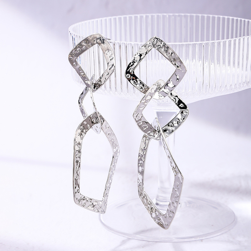 1 Pair Exaggerated Modern Style Geometric Irregular Alloy Drop Earrings display picture 3