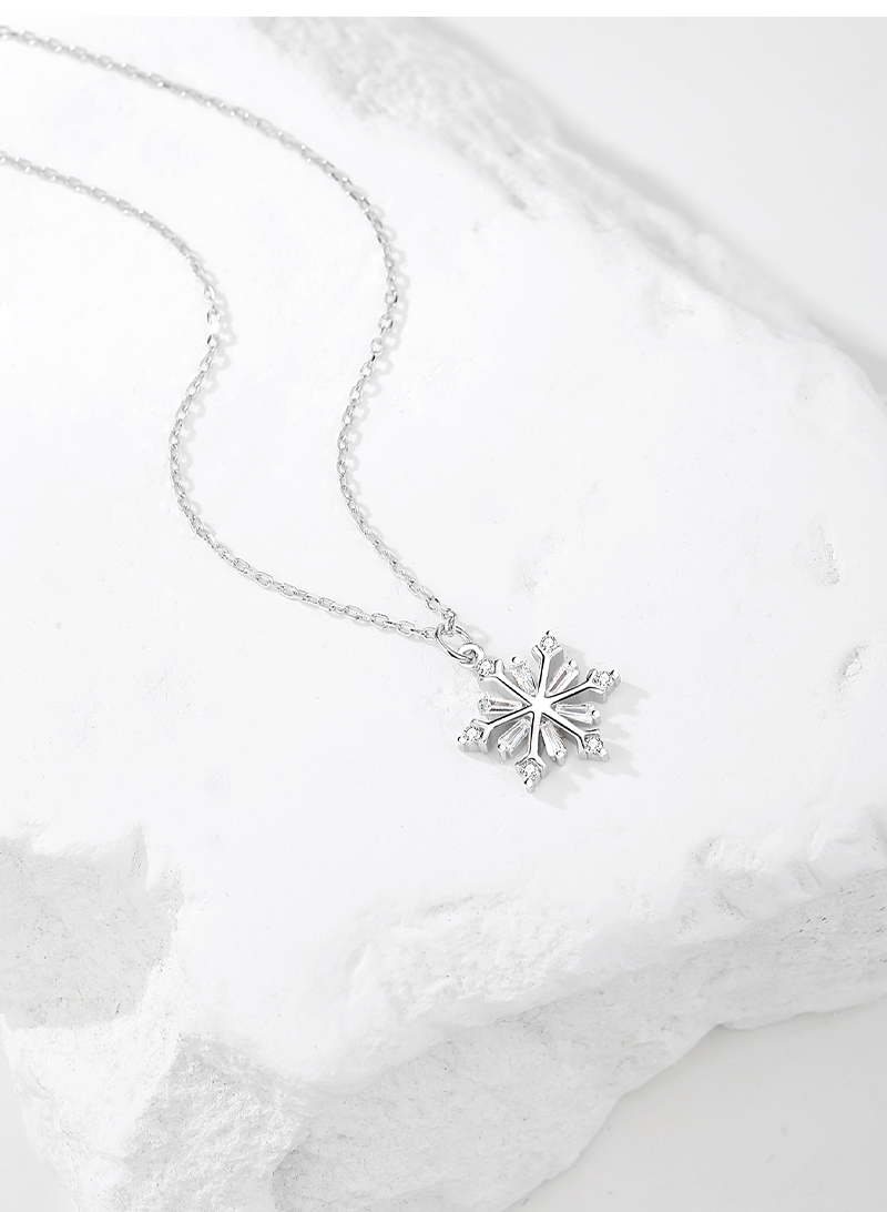 Elegant Simple Style Snowflake Sterling Silver Plating Inlay Zircon Pendant Necklace display picture 3