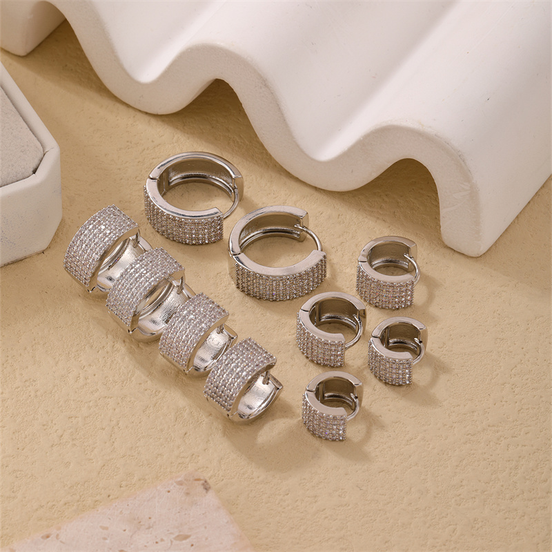 1 Piece Casual Simple Style Geometric Copper Zircon Rhodium Plated Huggie Earrings display picture 3