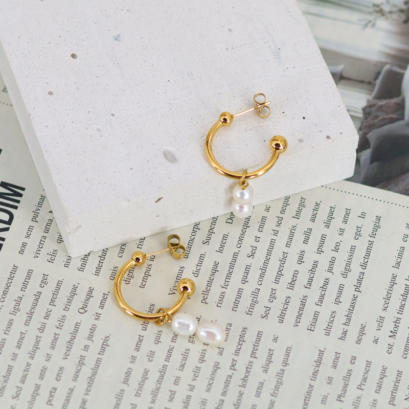 1 Pair Simple Style Geometric 304 Stainless Steel Freshwater Pearl Freshwater Pearl 18K Gold Plated Drop Earrings display picture 6