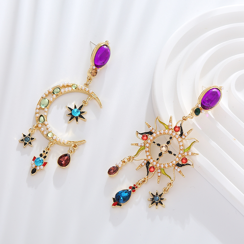1 Pair Elegant Luxurious Sun Moon Plating Inlay Alloy Artificial Pearls Resin Rhinestones Gold Plated Drop Earrings display picture 3