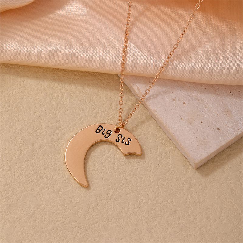 Stainless Steel K Gold Plated Casual Simple Style Patchwork Moon Heart Shape Pendant Necklace display picture 3