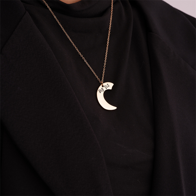 Stainless Steel K Gold Plated Casual Simple Style Patchwork Moon Heart Shape Pendant Necklace display picture 6