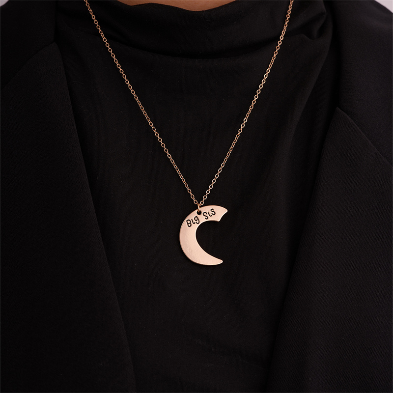 Stainless Steel K Gold Plated Casual Simple Style Patchwork Moon Heart Shape Pendant Necklace display picture 7