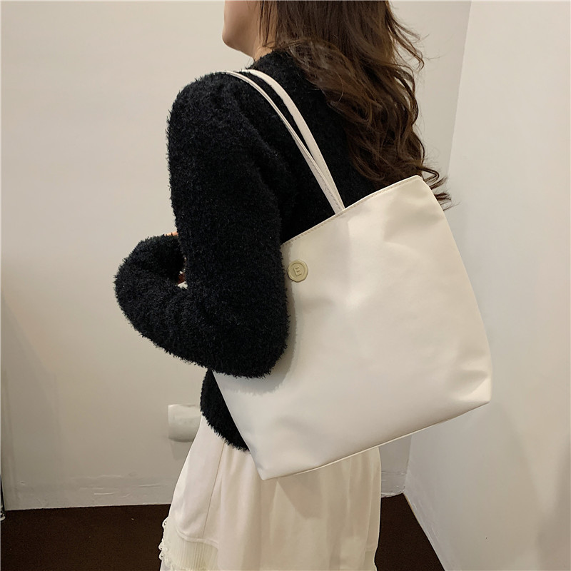 Women's Nylon Solid Color Classic Style Square Zipper Shoulder Bag display picture 8