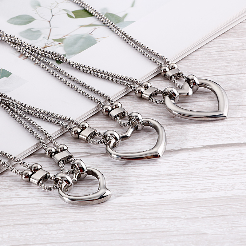 Basic Heart Shape Titanium Steel Pendant Necklace display picture 4