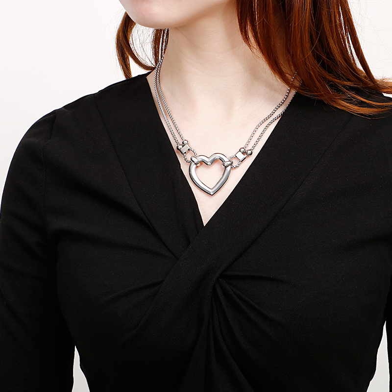 Basic Heart Shape Titanium Steel Pendant Necklace display picture 2