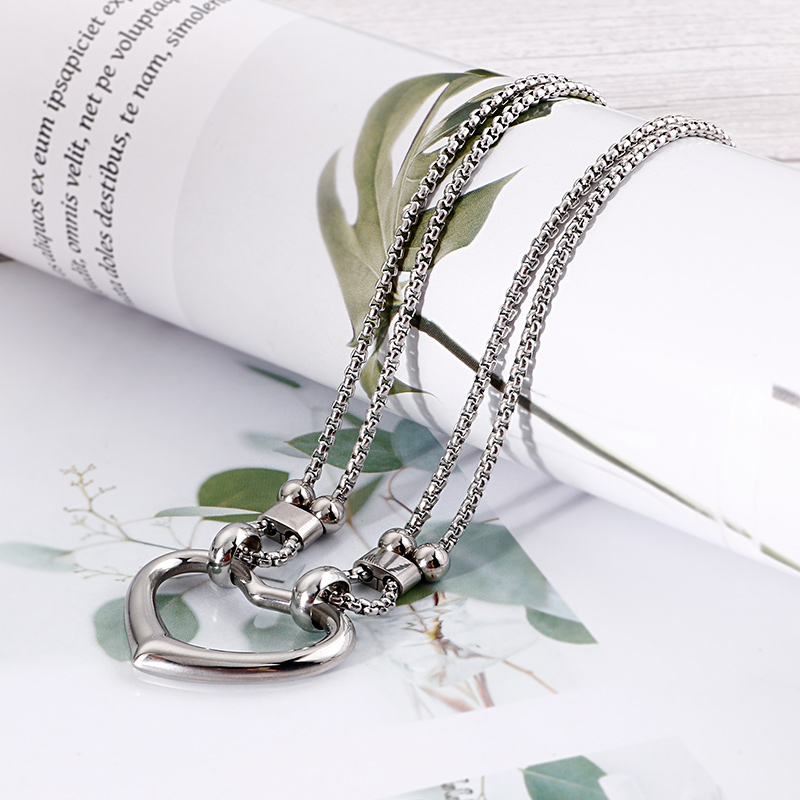 Basic Heart Shape Titanium Steel Pendant Necklace display picture 5