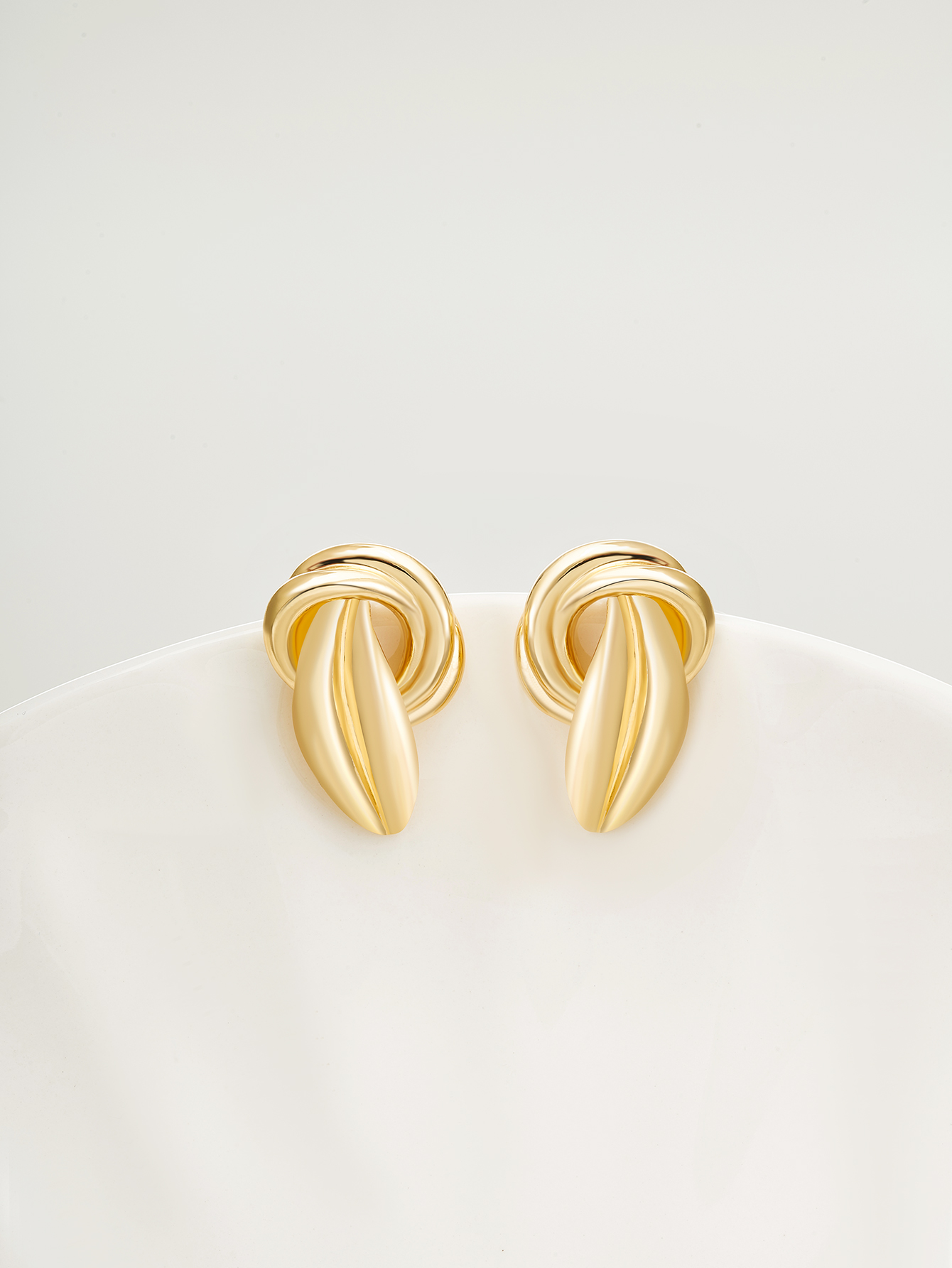 1 Pair Simple Style Leaf Plating Alloy 14k Gold Plated Ear Studs display picture 4