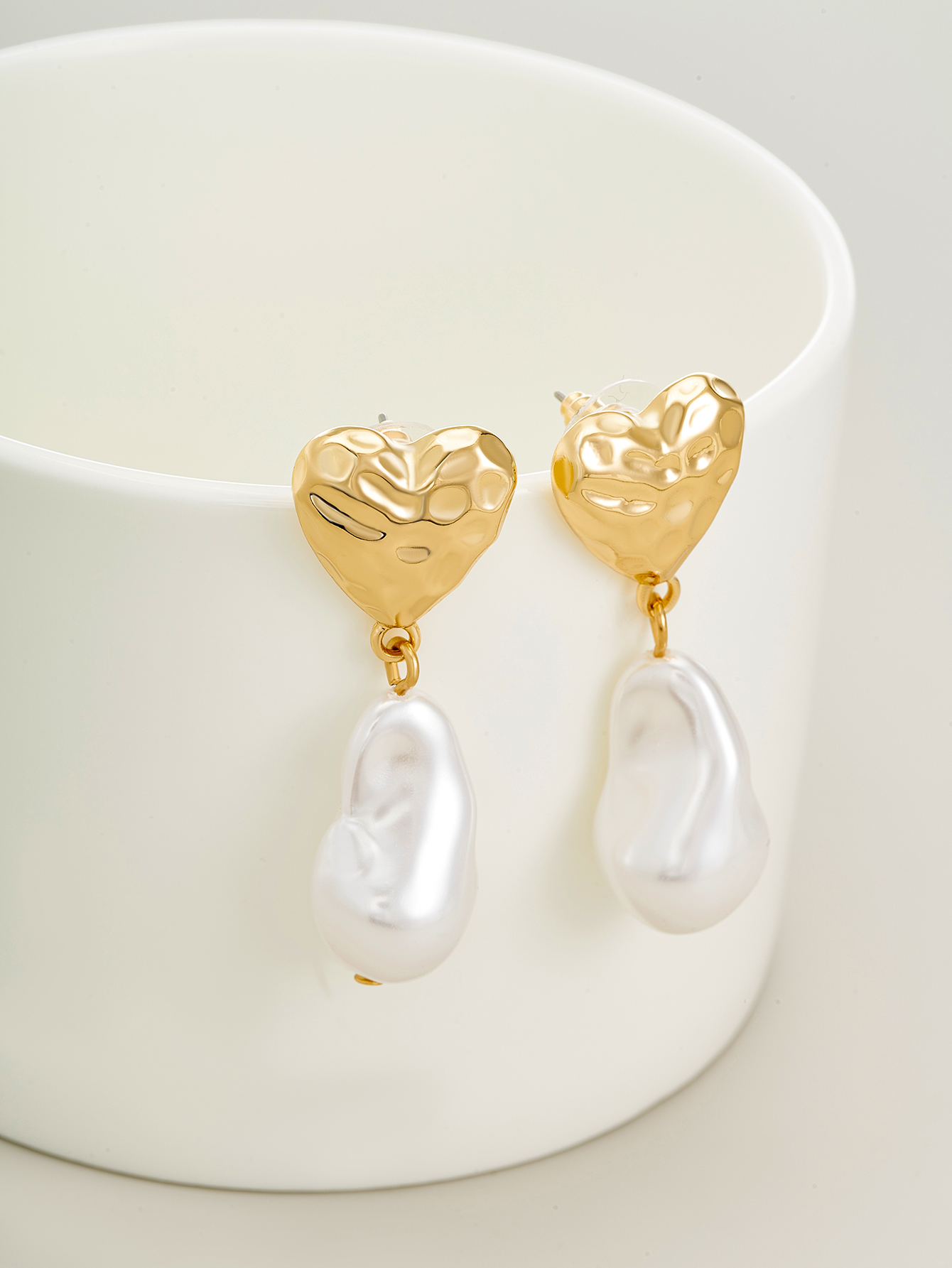 1 Pair Lady French Style Heart Shape Plating Hollow Out Alloy 14k Gold Plated Drop Earrings display picture 8