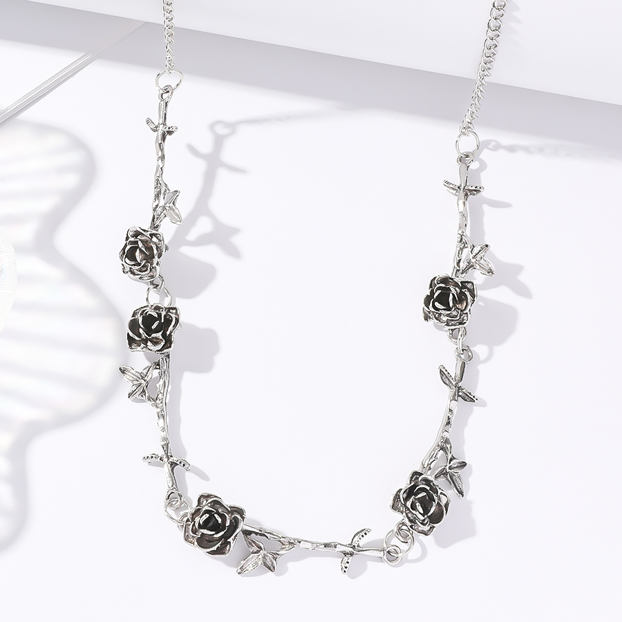 Retro Rose Alloy Women's Necklace display picture 4
