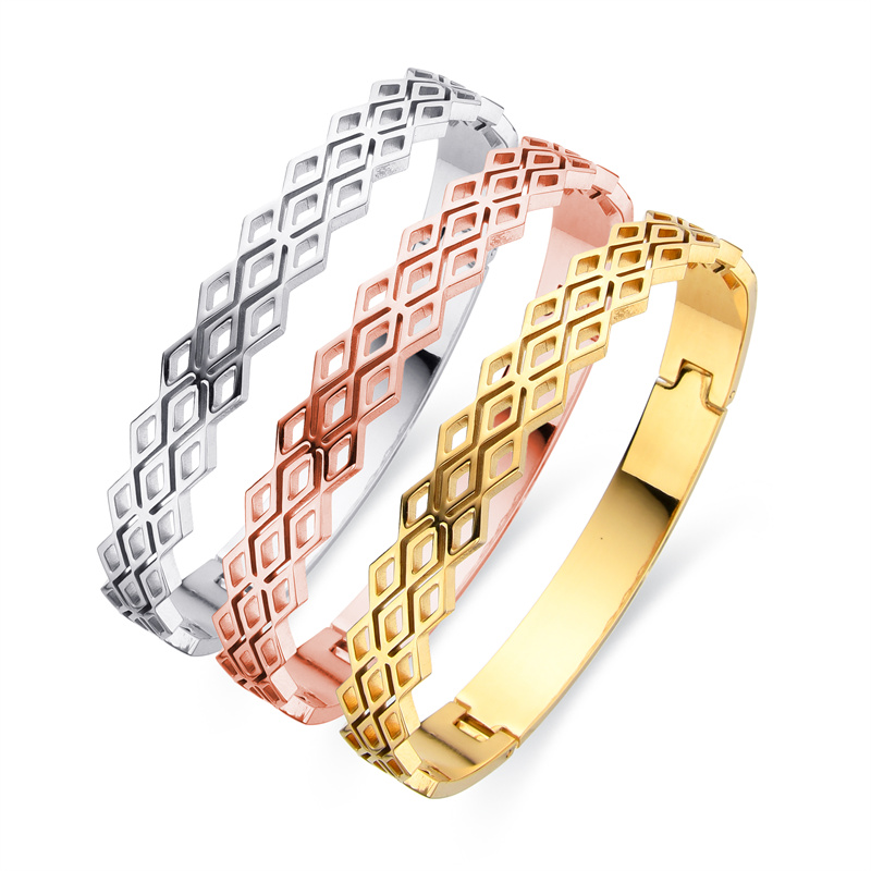 Simple Style Classic Style Solid Color Rhombus Stainless Steel Plating Hollow Out Gold Plated Bangle display picture 1