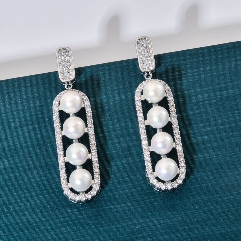 1 Pair Luxurious Shiny Oval Plating Inlay Copper Pearl Zircon White Gold Plated Drop Earrings display picture 5