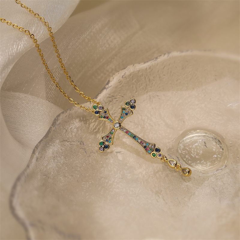 Ig-stil Einfacher Stil Kreuzen Kupfer Überzug Inlay Zirkon Vergoldet Halskette Mit Anhänger display picture 5
