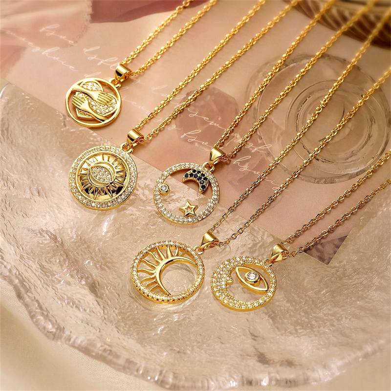 Ig Style Simple Style Star Moon Heart Shape Copper Plating Inlay Zircon Gold Plated Pendant Necklace display picture 1
