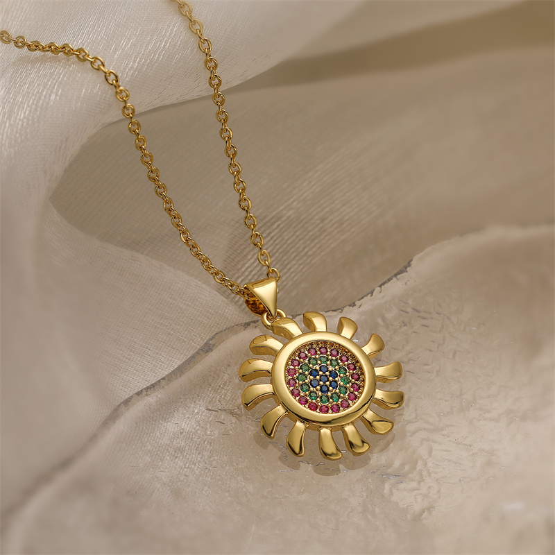Ig Style Simple Style Sun Heart Shape Crown Copper Plating Inlay Zircon Gold Plated Pendant Necklace display picture 4