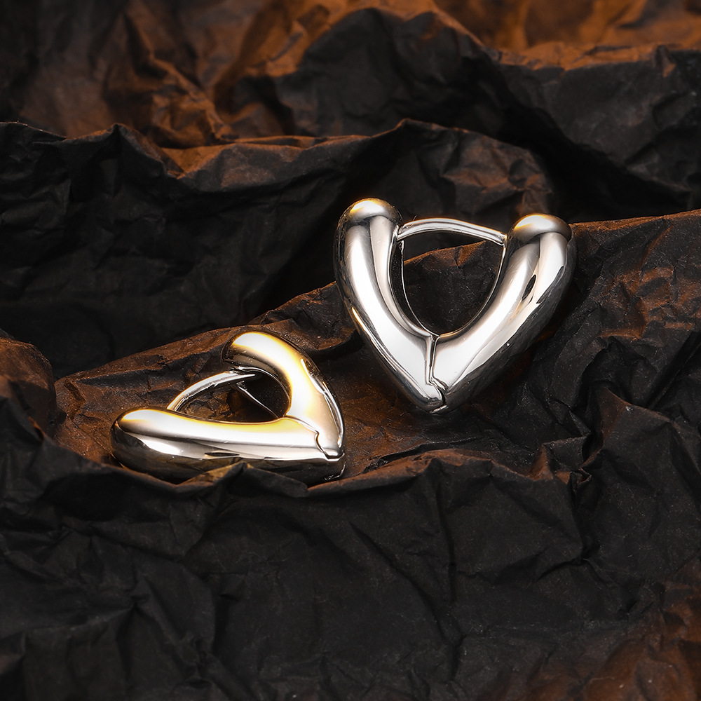 1 Pair Casual Heart Shape Plating Sterling Silver White Gold Plated Earrings display picture 1