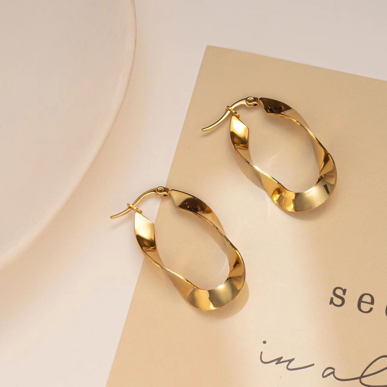 1 Pair Modern Style Classic Style Solid Color Plating Stainless Steel None Gold Plated Earrings display picture 1