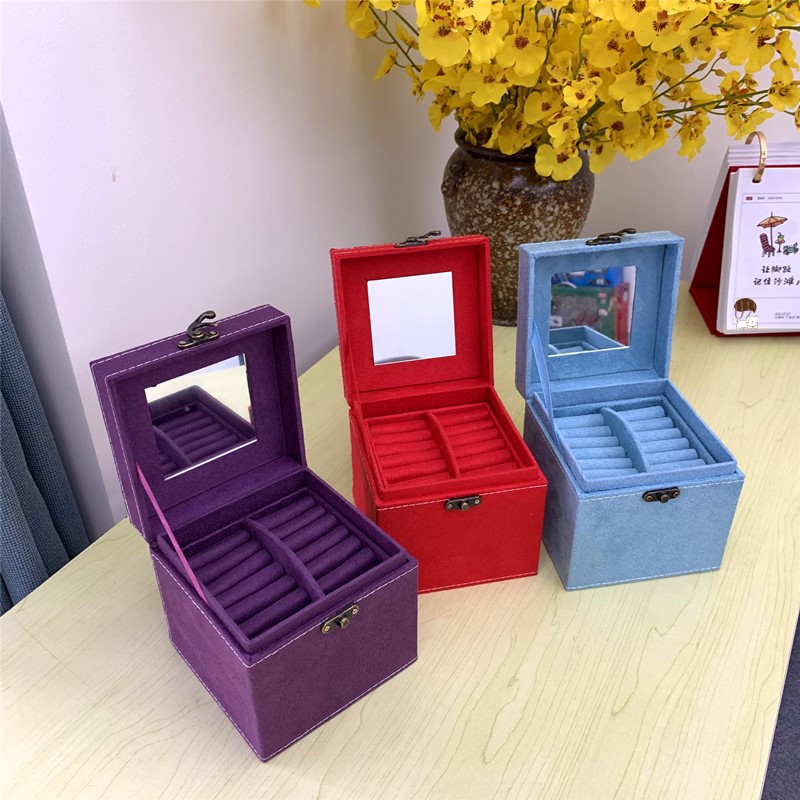Classic Style Solid Color Flannel Rivet Jewelry Boxes display picture 5