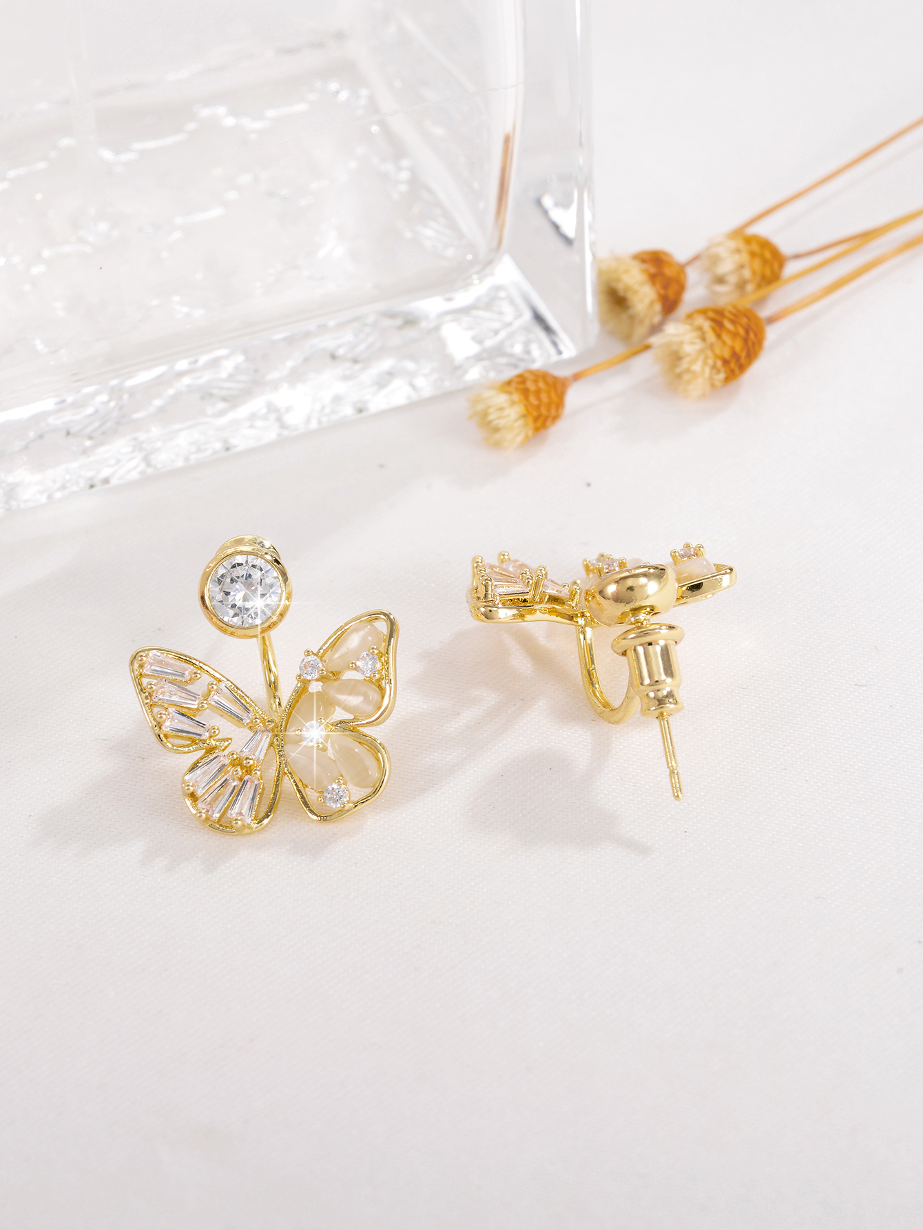 1 Pair Elegant Glam Shiny Butterfly Plating Inlay Copper Opal Zircon 18k Gold Plated Ear Studs display picture 1
