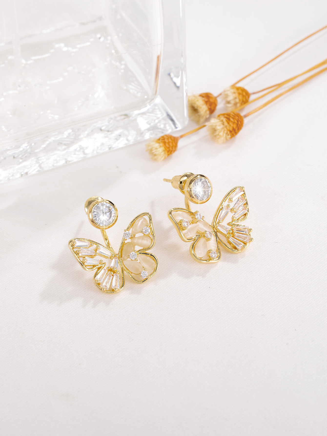 1 Pair Elegant Glam Shiny Butterfly Plating Inlay Copper Opal Zircon 18k Gold Plated Ear Studs display picture 2