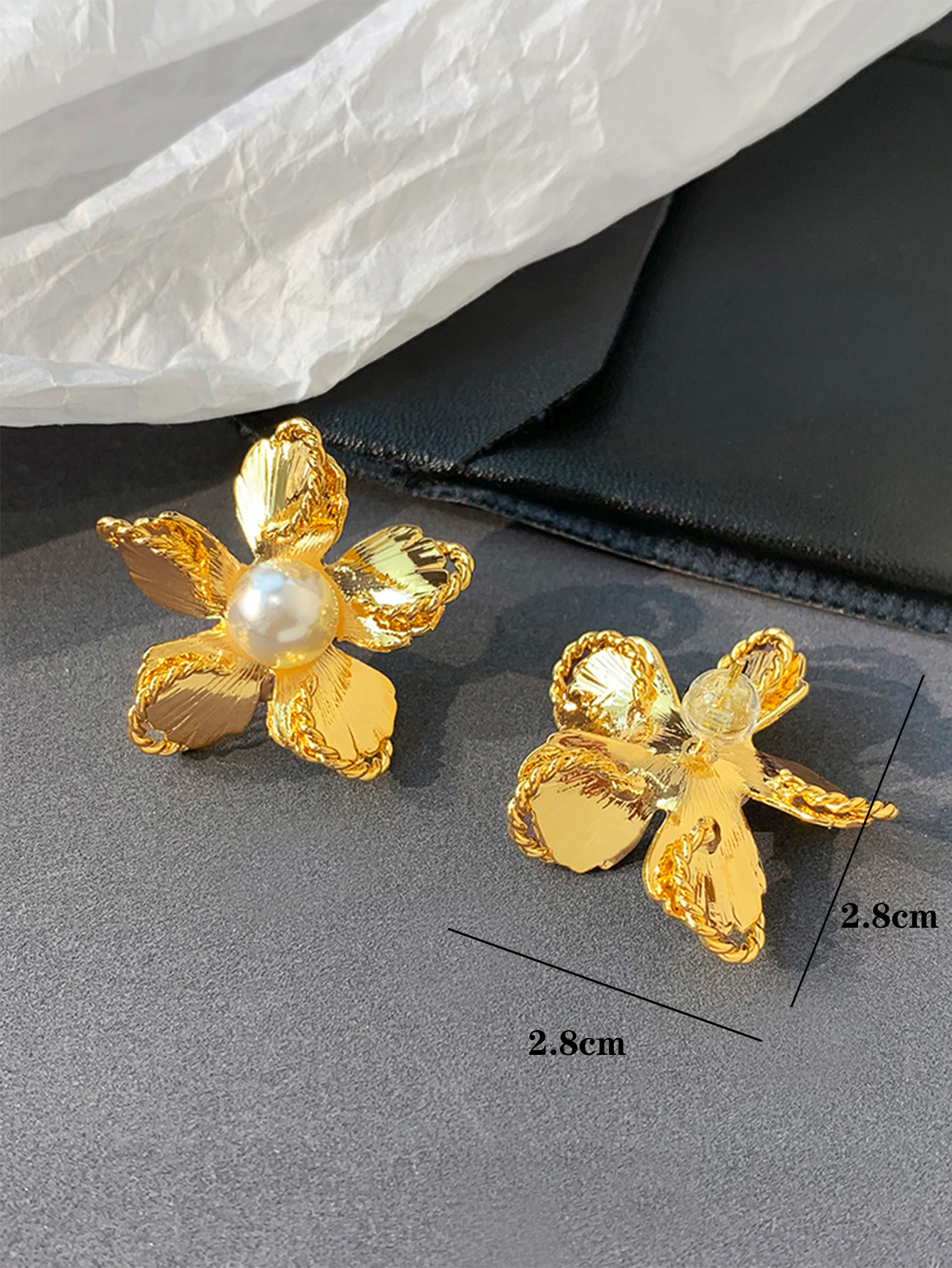 1 Pair Retro Flower Inlay Alloy Pearl Ear Studs display picture 4