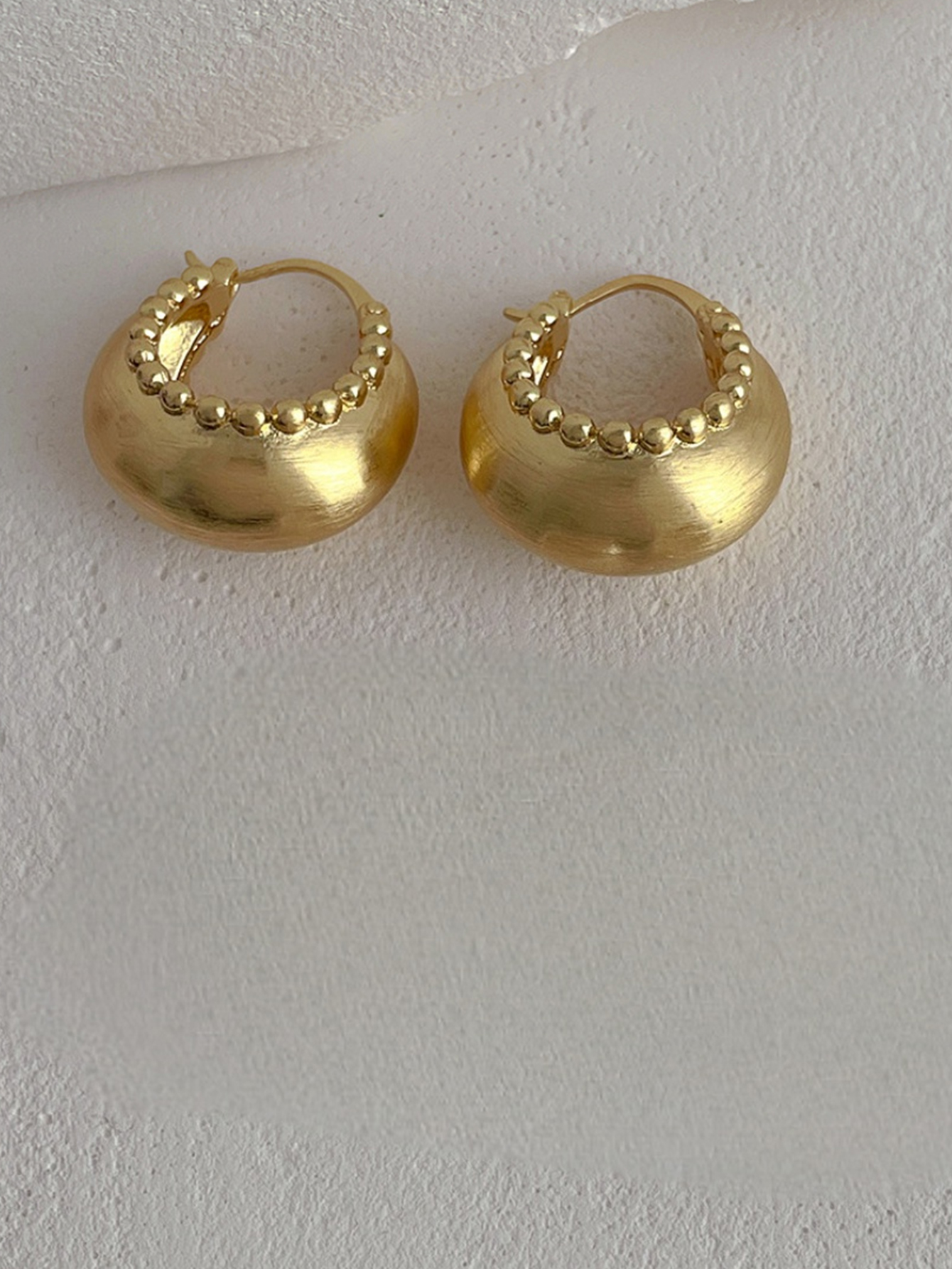 1 Pair Vintage Style Semicircle Solid Color Alloy Earrings display picture 5