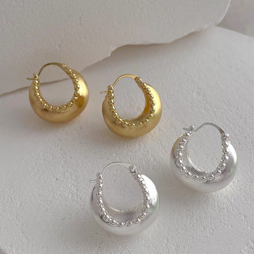 1 Pair Vintage Style Semicircle Solid Color Alloy Earrings display picture 3