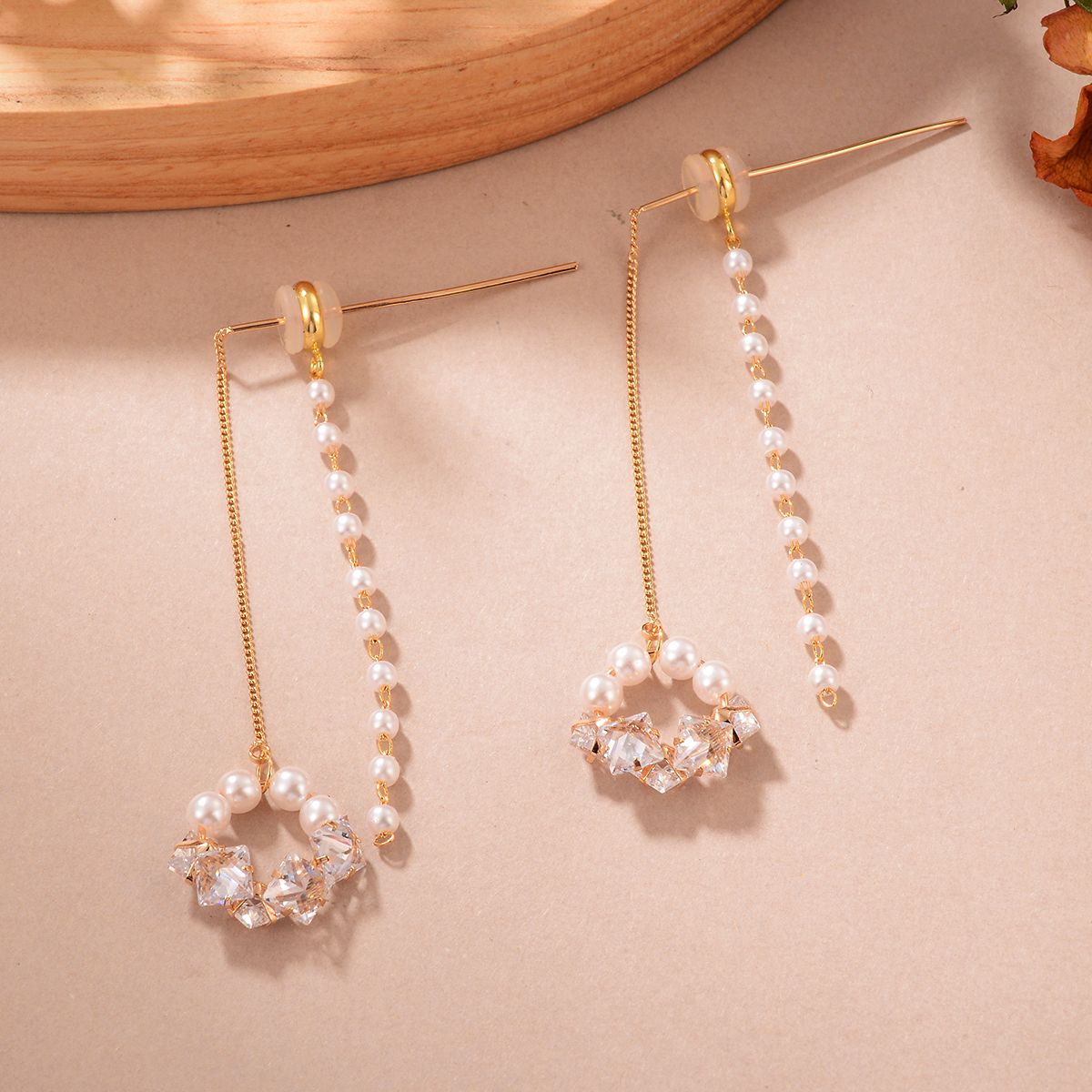 1 Pair Elegant Shiny Geometric Tassel Tassel Plating Inlay Copper Pearl Zircon 18k Gold Plated Drop Earrings display picture 7