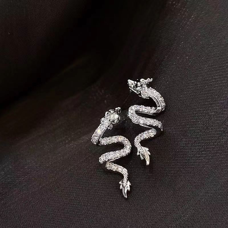 1 Pair Romantic Simple Style Dragon Plating Inlay Alloy Rhinestones Gold Plated Silver Plated Ear Studs display picture 3