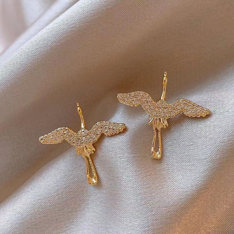 1 Pair Simple Style Shiny Bird Plating Inlay Alloy Rhinestones Gold Plated Ear Studs display picture 4