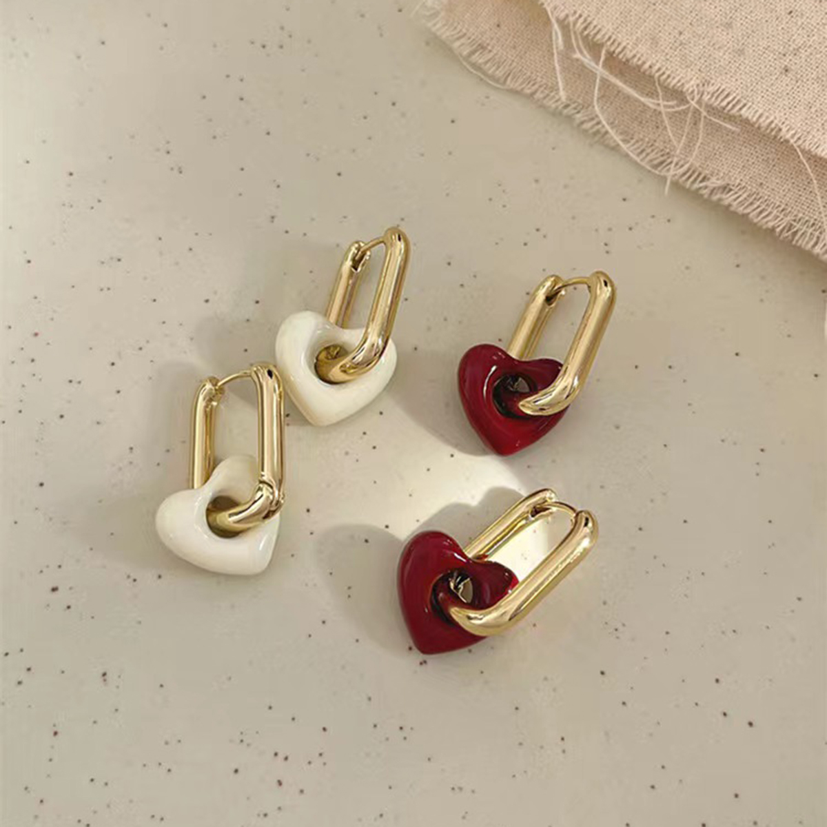 1 Pair Classic Style Heart Shape Enamel Plating Copper Earrings display picture 6