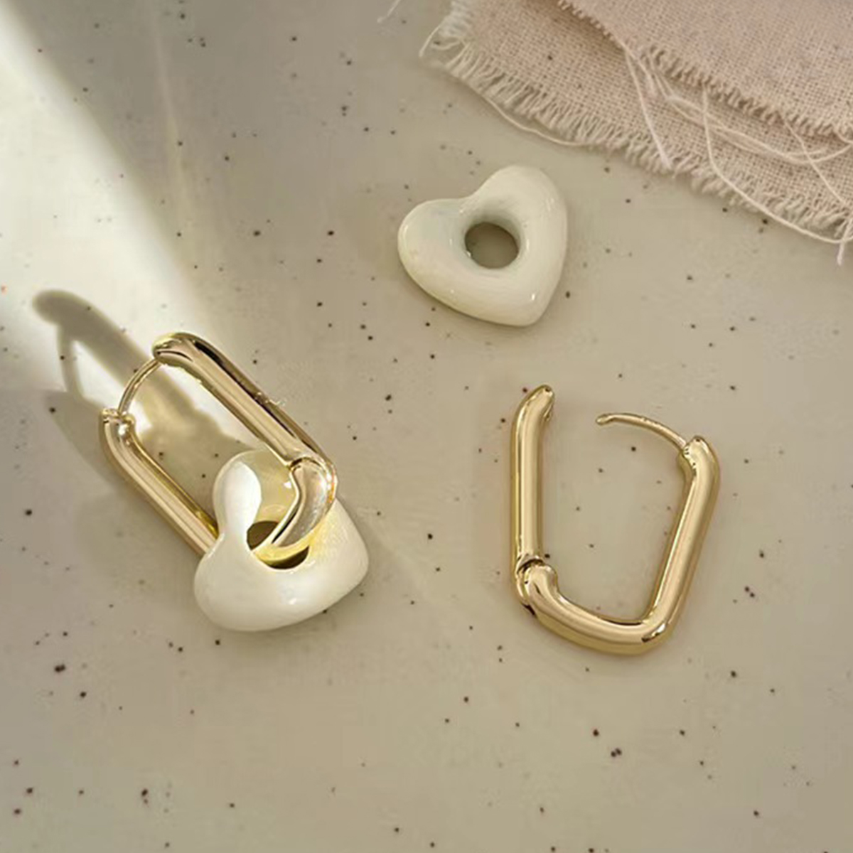 1 Paar Klassischer Stil Herzform Emaille Überzug Kupfer Ohrringe display picture 4